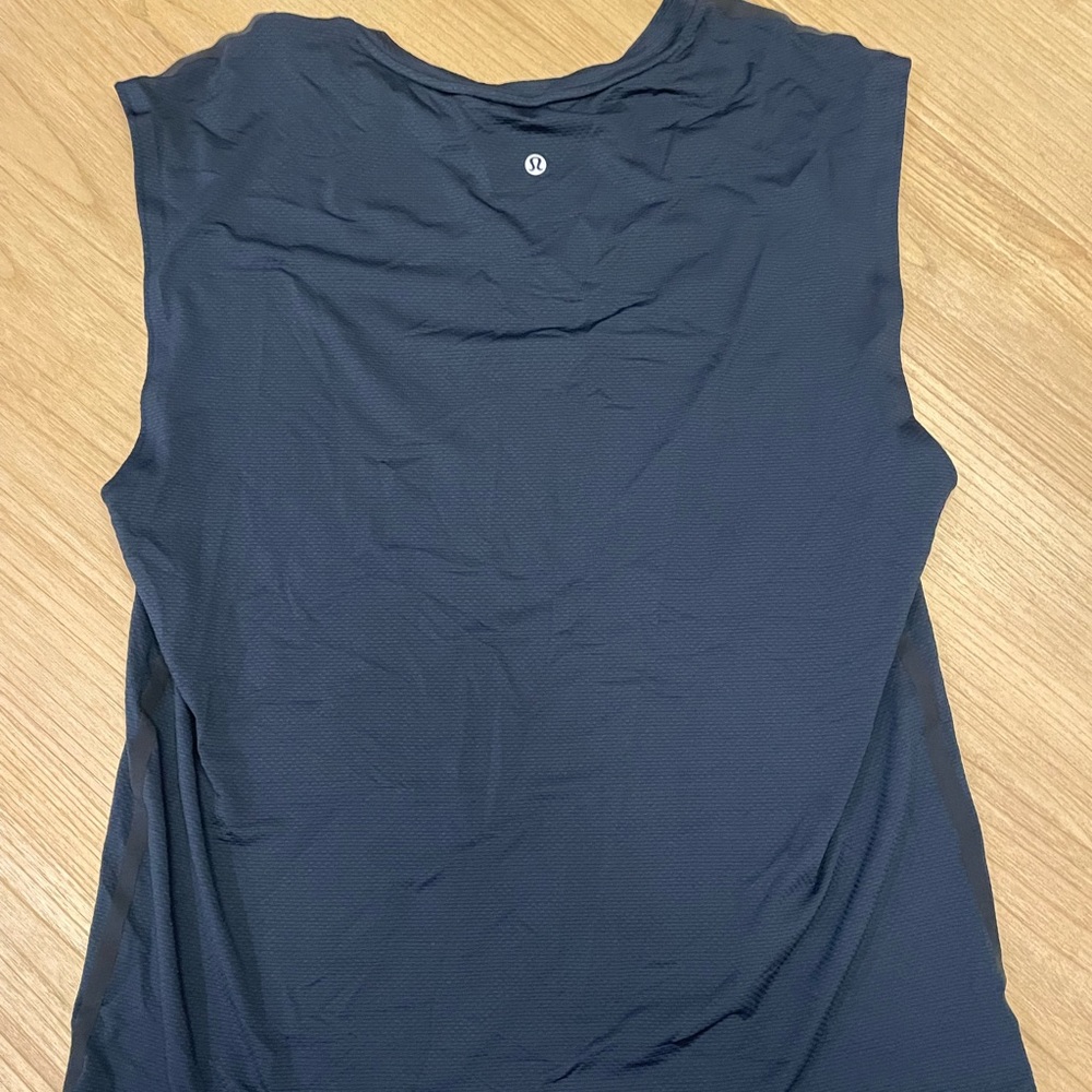 Lululemon drysense tank in navy